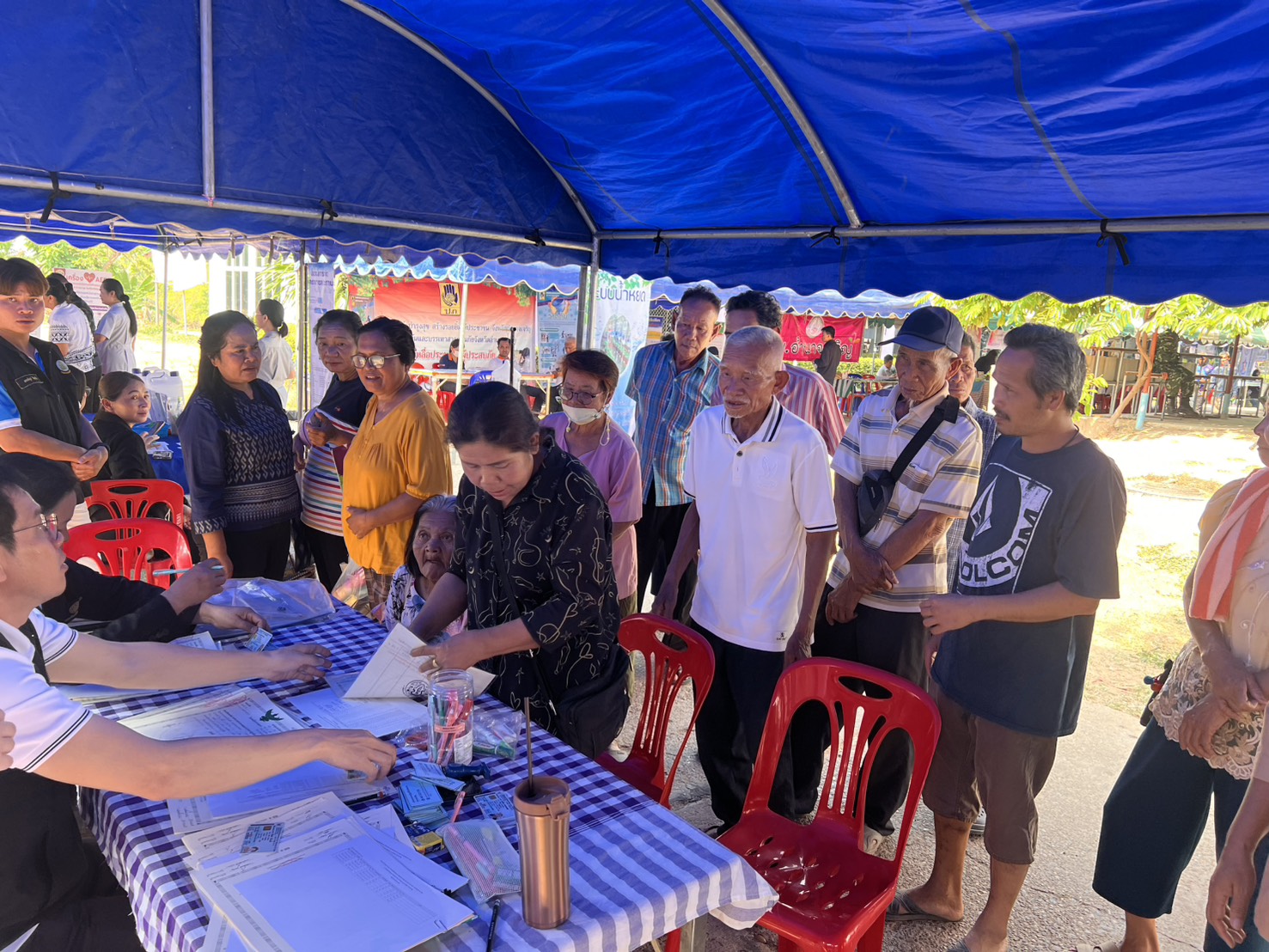 title - ส.ป.ก.อำนาจเจริญ ร่วมออกหน่วยจัดนิทรรศการโครงการบำบัดทุกข์ บำรุงสุข สร้างรอยยิ้มให้ประชาชน จังหวัดอำนาจเจริญ ประจำปีงบประมาณ พ.ศ. 2569